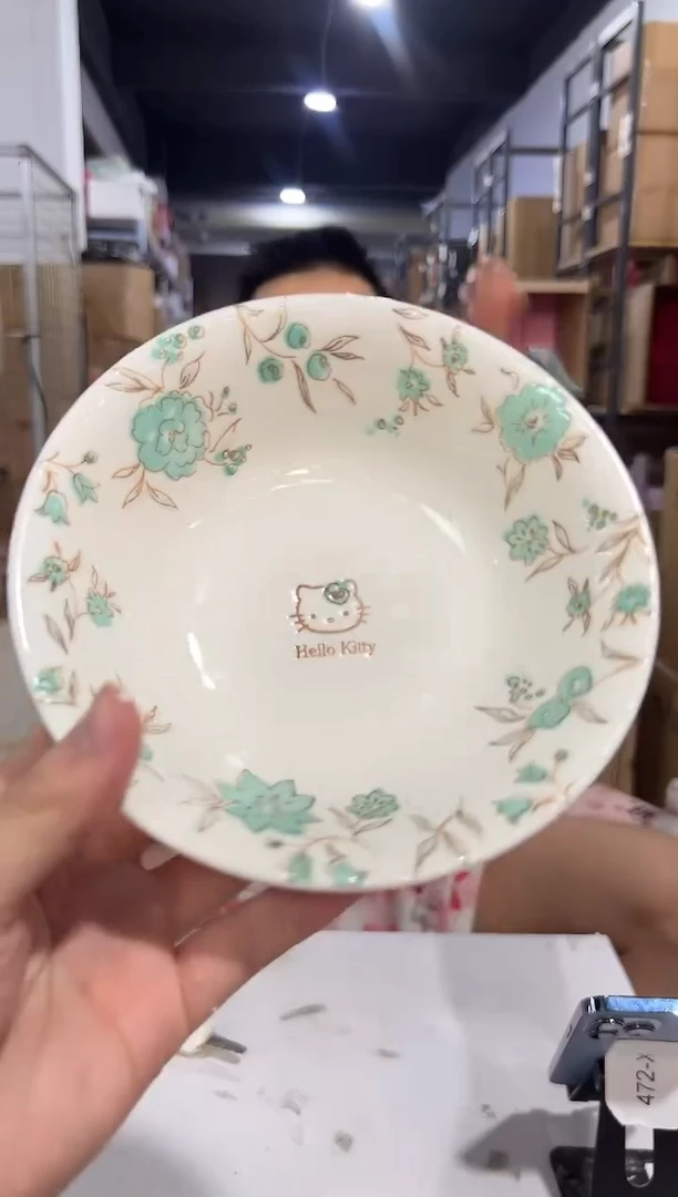 瓷片青色花边kt猫碗