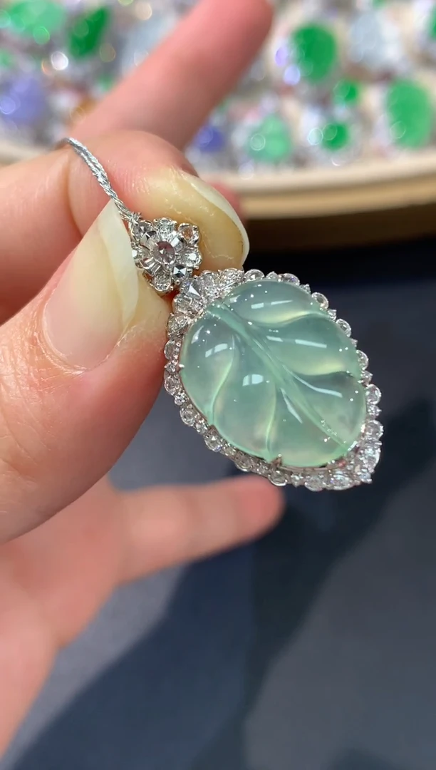 吊坠(不含链)18K金镶嵌翡翠W116|13800