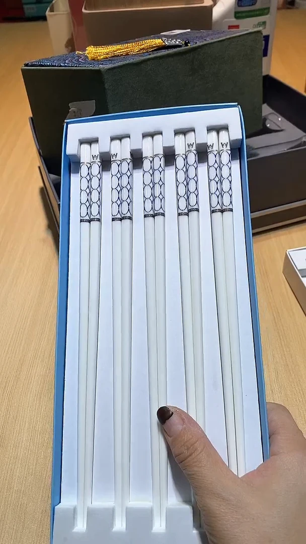 【闪购商品】瓷片锅碗瓢盆一件不剩