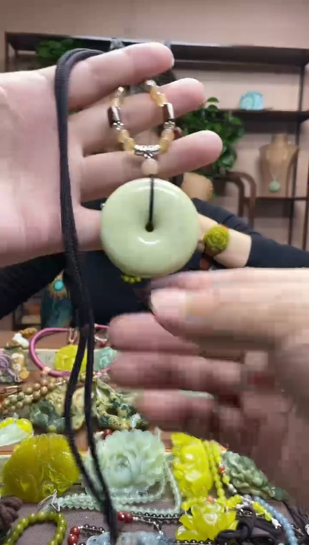 未镶嵌岫玉吊坠·