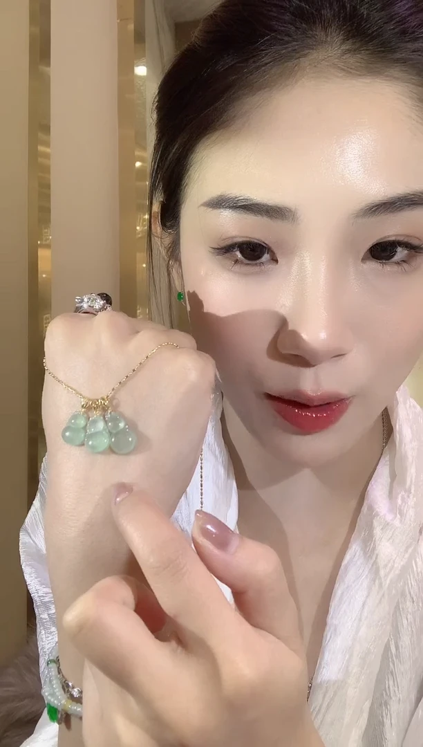 【闪购商品】翡翠吊坠(不含链)18K金镶嵌A1多样性发货一件