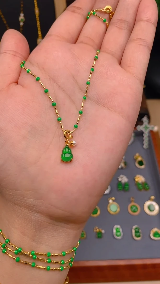 【闪购商品】翡翠吊坠(不含链)银S925镶嵌葫芦万能扣