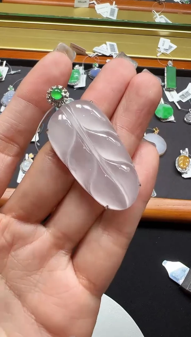 翡翠18K金镶嵌颈饰DFZ0603-13