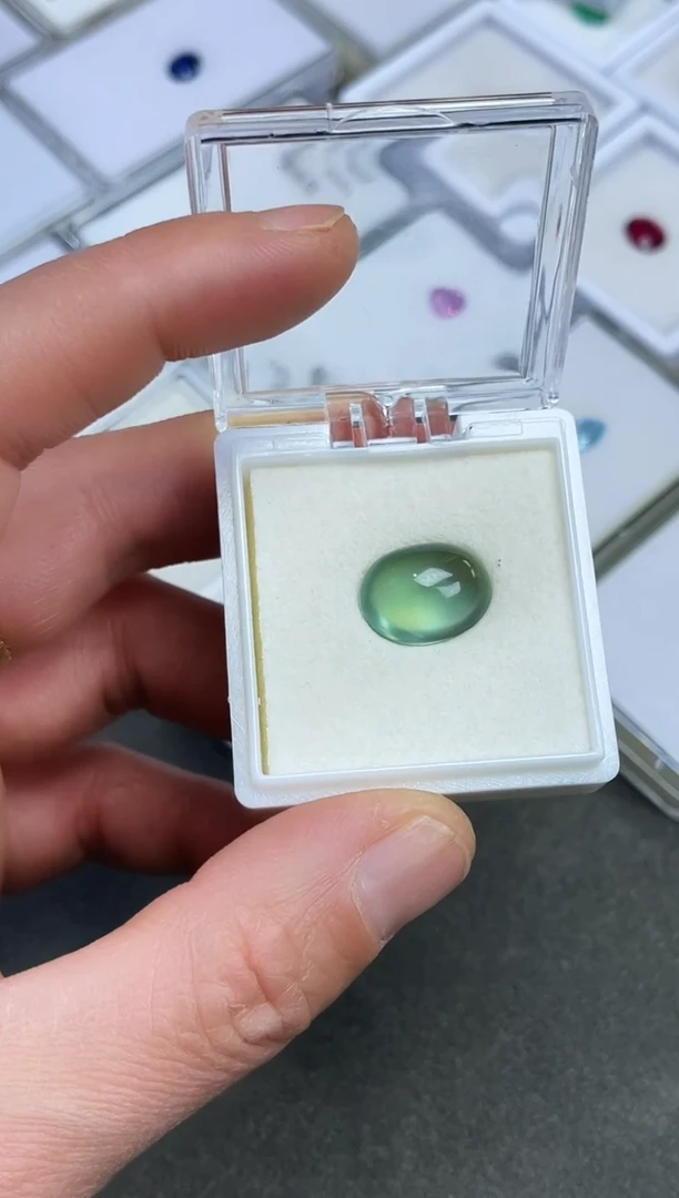 未镶嵌葡萄石笔搁裸石