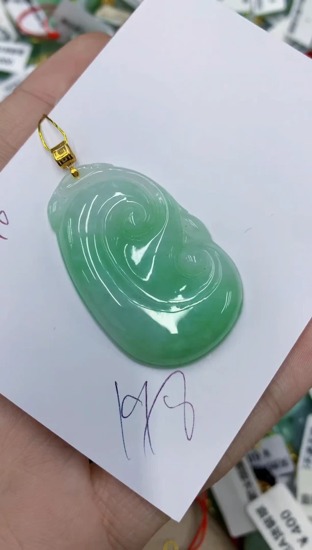 颈饰18K金镶嵌翡翠111111111111