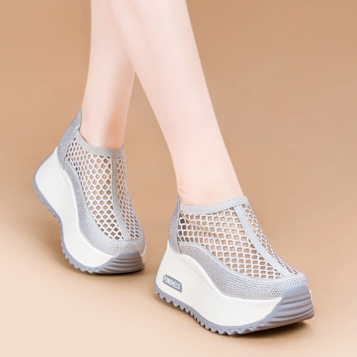 2025夏季水钻透气网面凉鞋运动休闲镂空透气内增高旅游小白鞋ins