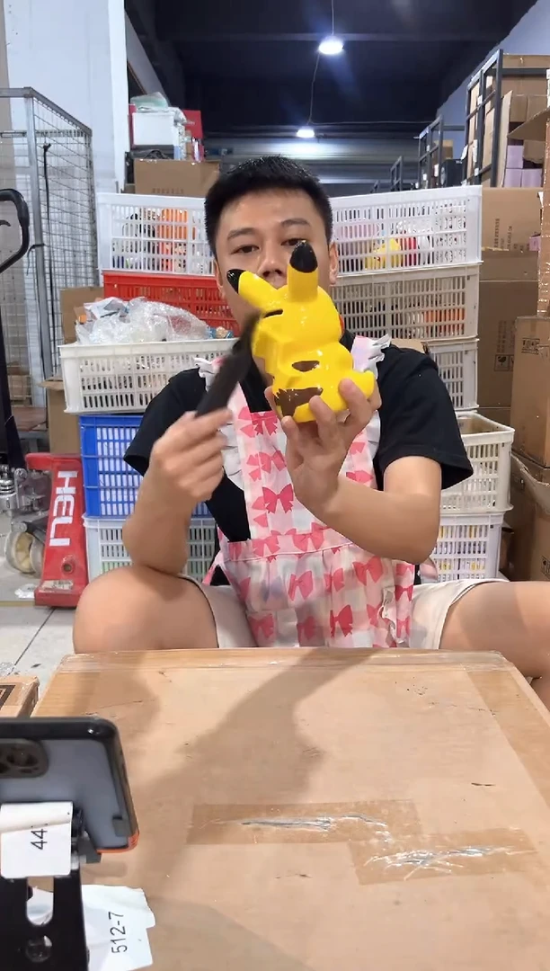 瓷片皮卡丘钱罐