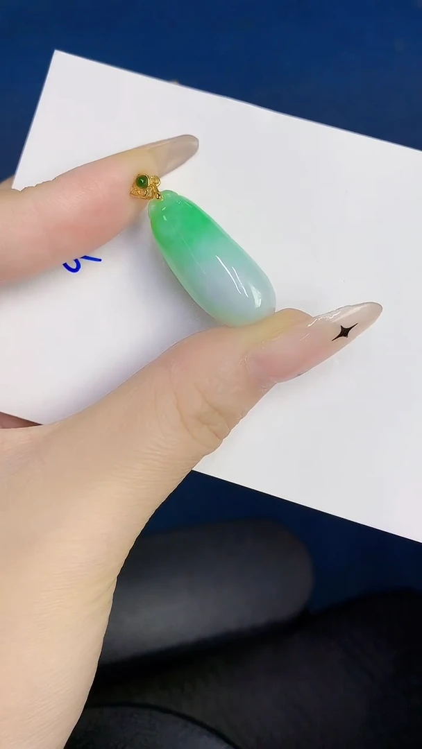 颈饰未镶嵌翡翠缅甸天然翡翠A货