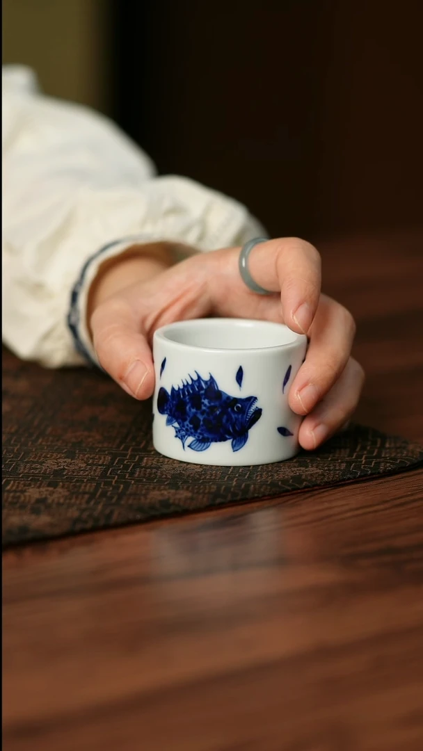 鱼藻纹扳指杯主人杯
