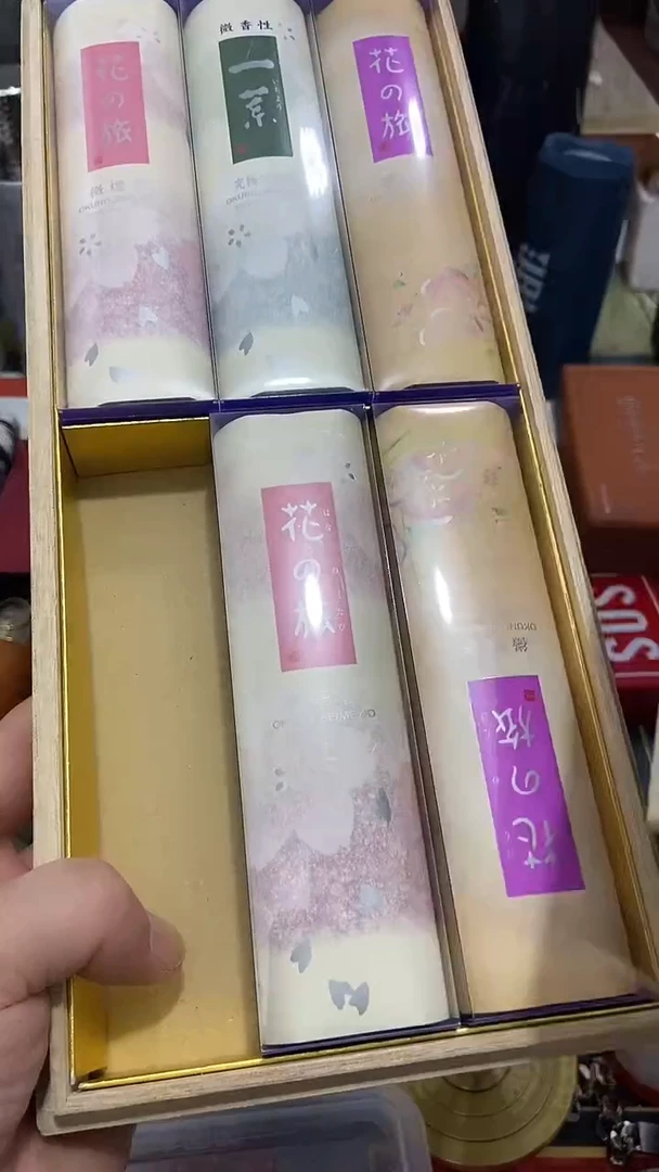 瓷片闪购商品 如图所示