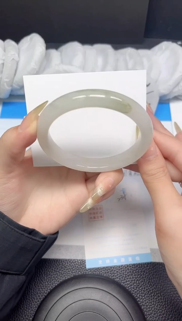 石英质玉手镯未镶嵌235-60.5