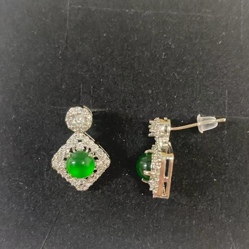 652绿蛋面精美特色耳钉