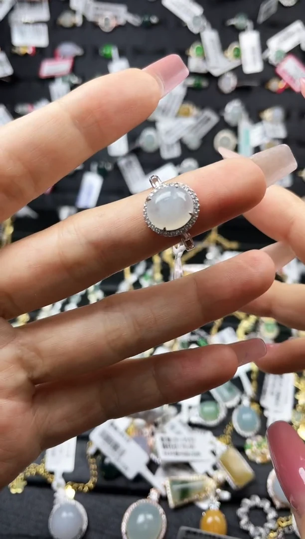 颈饰未镶嵌翡翠我