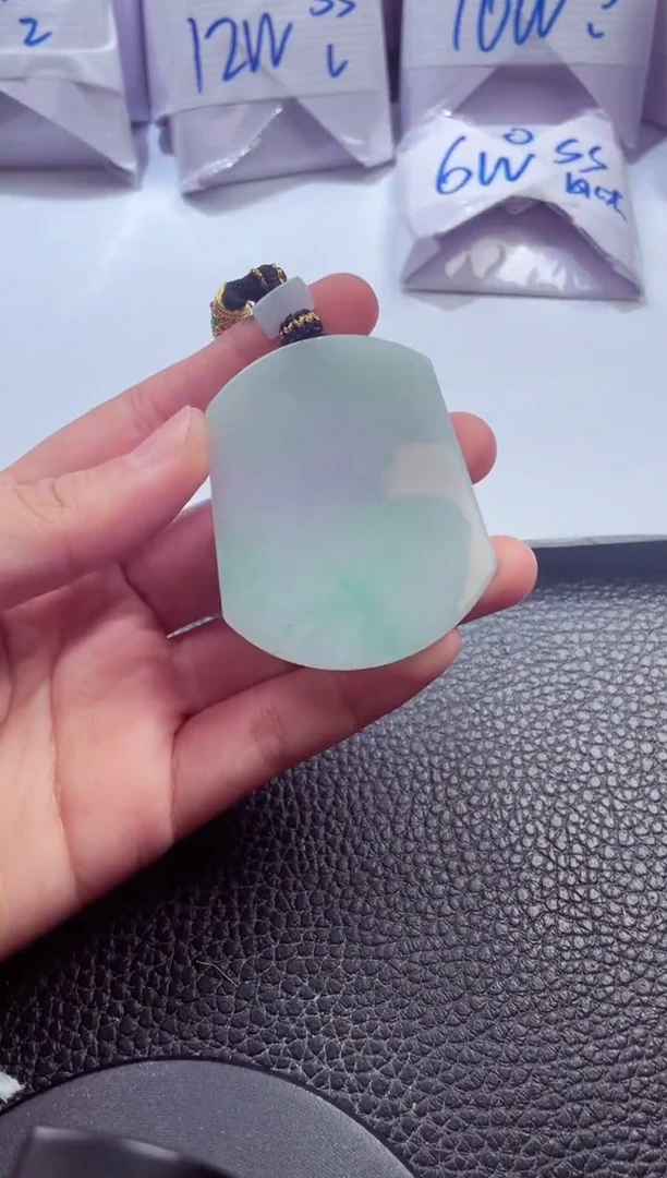 颈饰未镶嵌翡翠00009540