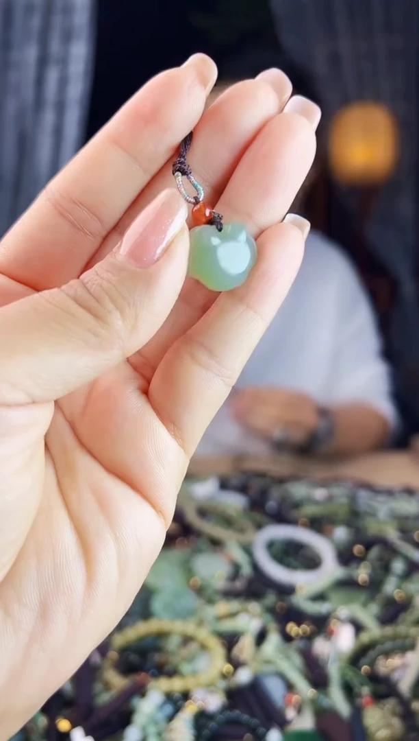 未镶嵌和田玉挂件1