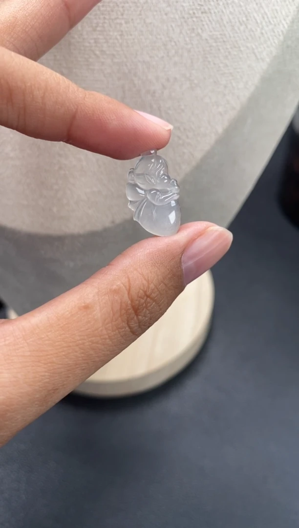 翡翠未镶嵌颈饰翡翠冰种天使