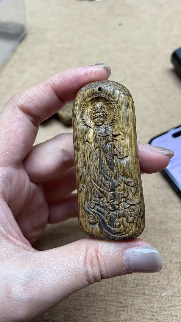 沉香吊坠黄药膜雕刻吊坠多样性发其一7.1*3.1*1.3