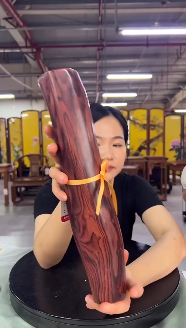 木@**@横财,黄檀属材质，尺寸355*80*60mm,重量1.15KG,原价10350