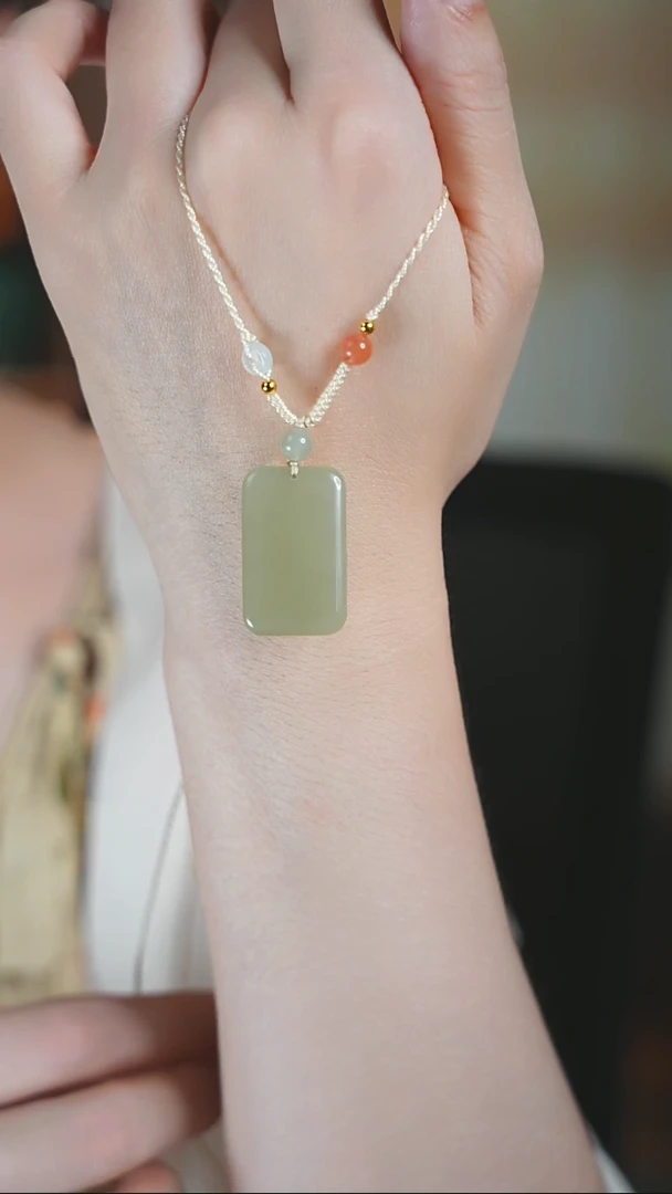 和田玉未镶嵌颈饰cg