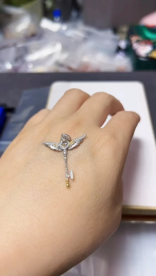 银S925镶嵌颈饰海蓝宝石1111M070多样性发一