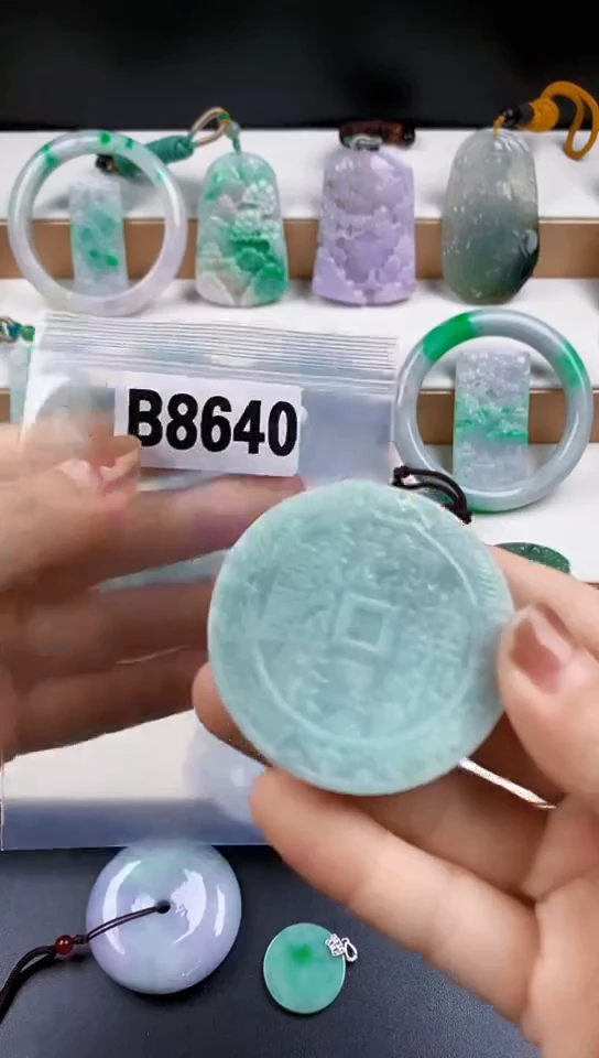 颈饰未镶嵌翡翠天然翡翠吊坠挂件