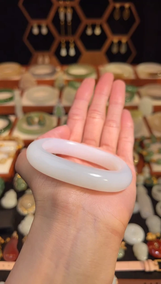 未镶嵌手镯和田玉福利