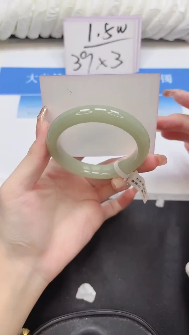 未镶嵌手镯石英质玉84-56