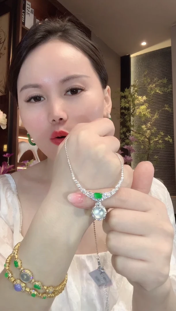 套链18K金镶嵌翡翠C11