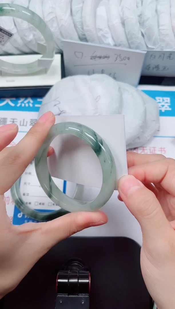 未镶嵌手镯石英质玉82-54/55