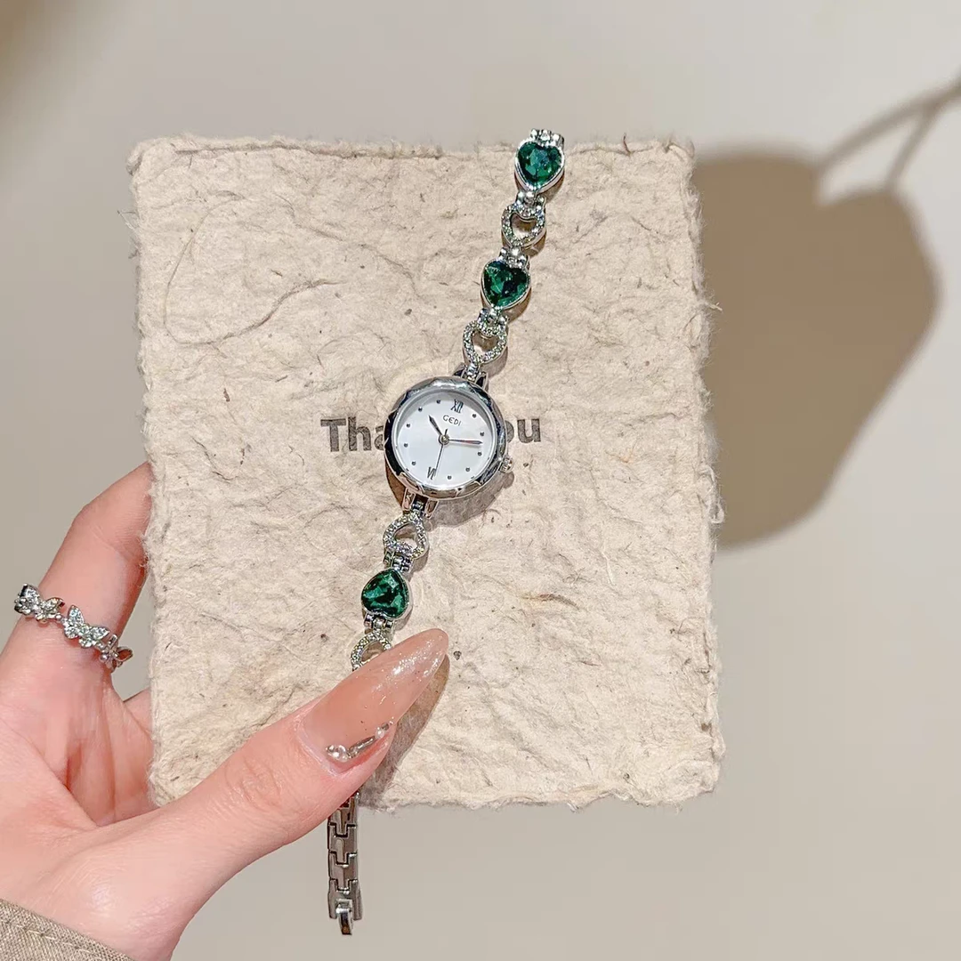 歌迪女士女款复古百搭轻奢手链表小众心形水钻轻奢气质石英手表