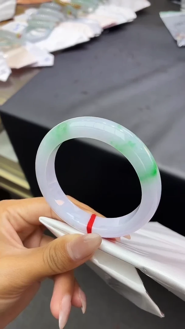 未镶嵌手镯翡翠2-圈口56.8总价156000定金10000