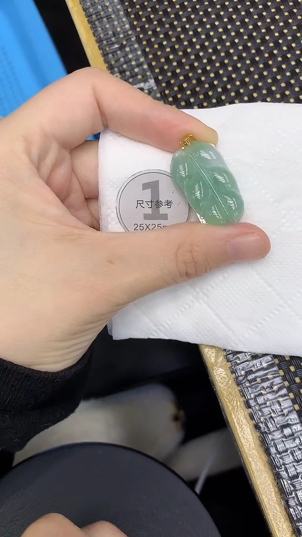 颈饰18K金镶嵌翡翠11111111