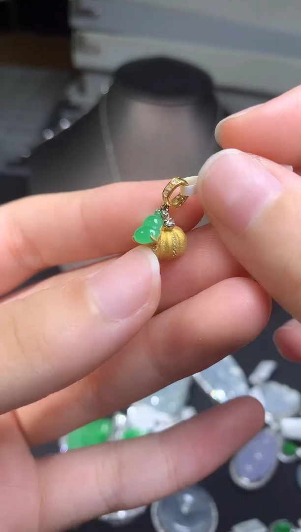翡翠18K金镶嵌吊坠(不含链)吊坠