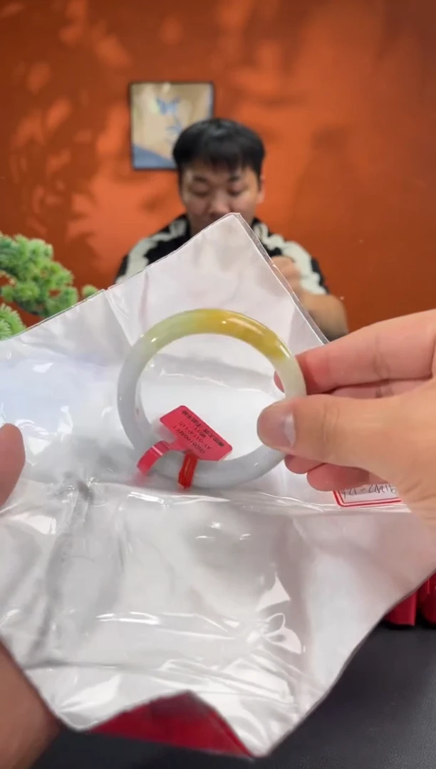 未镶嵌手镯翡翠翡翠手镯