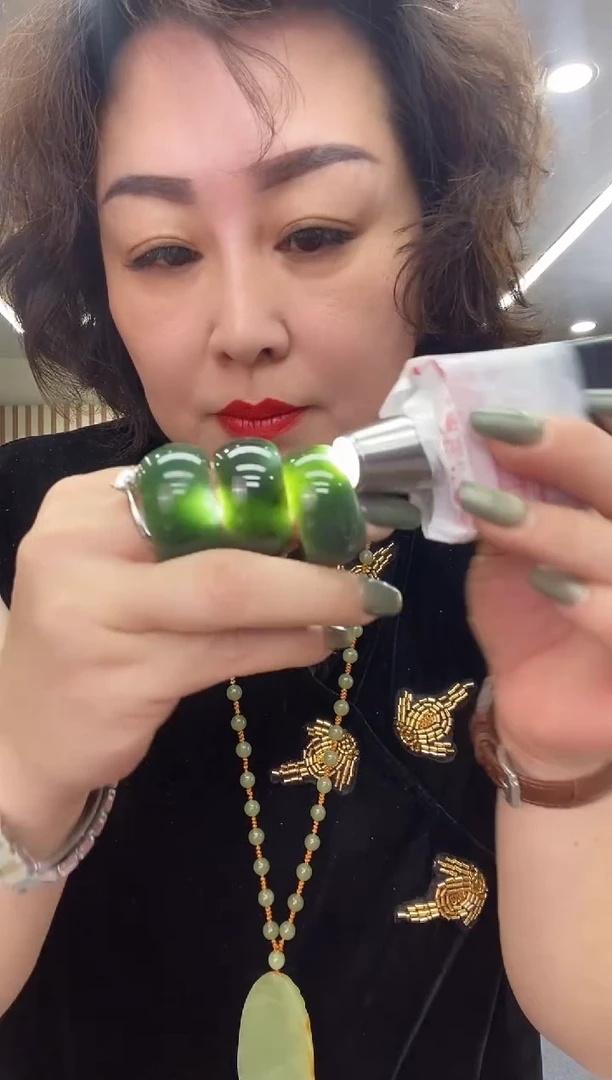 未镶嵌手链透闪石质玉戒指