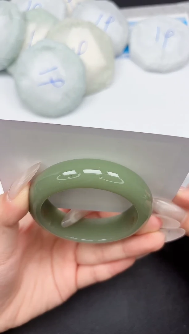 未镶嵌手镯石英质玉26-52-53