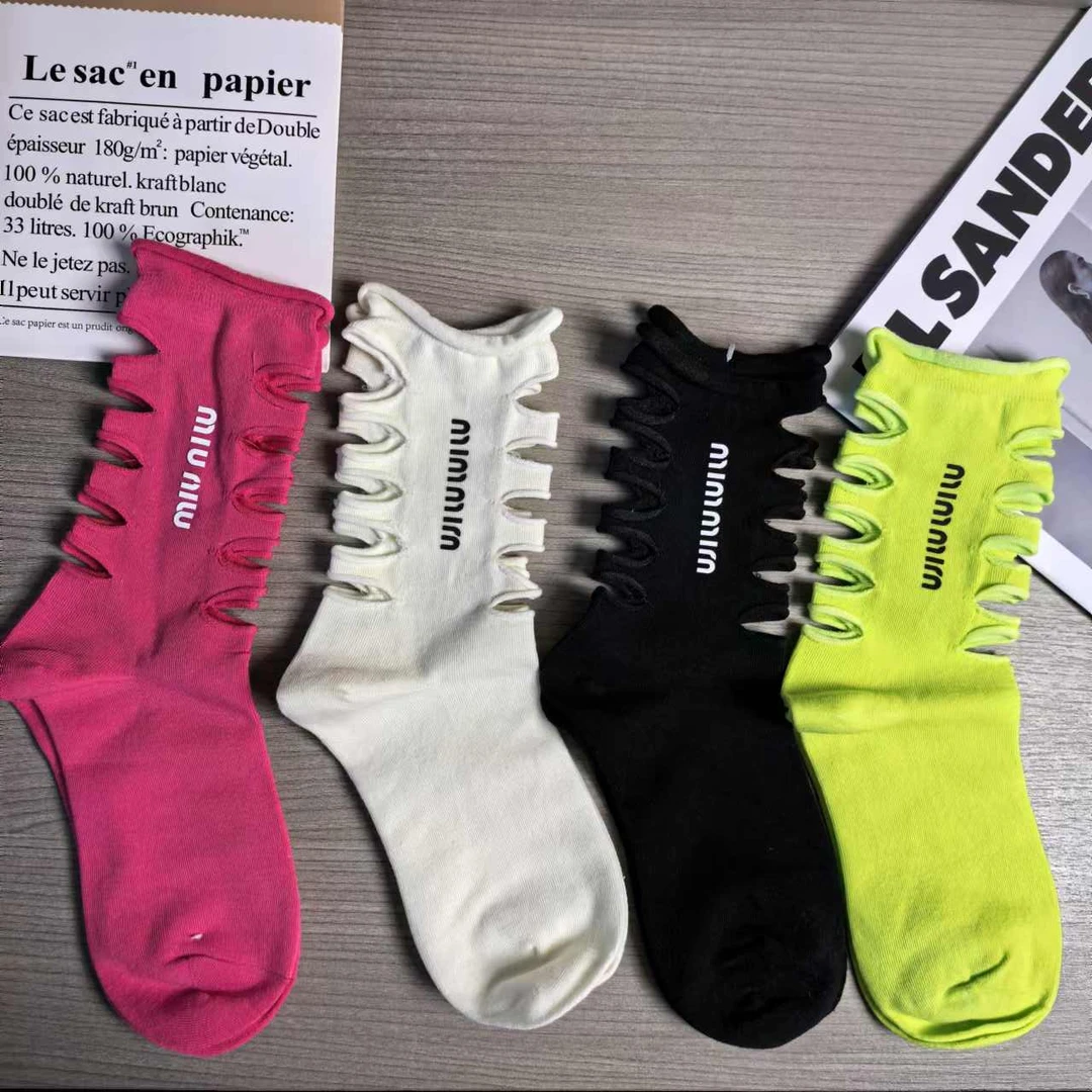 破洞鱼骨袜夏季新款韩版中筒袜女欧货个性字母潮袜网红潮流棉袜