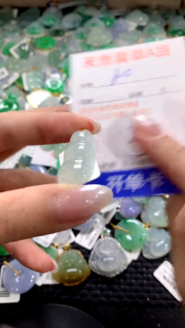 颈饰18K金镶嵌翡翠1111111111111111