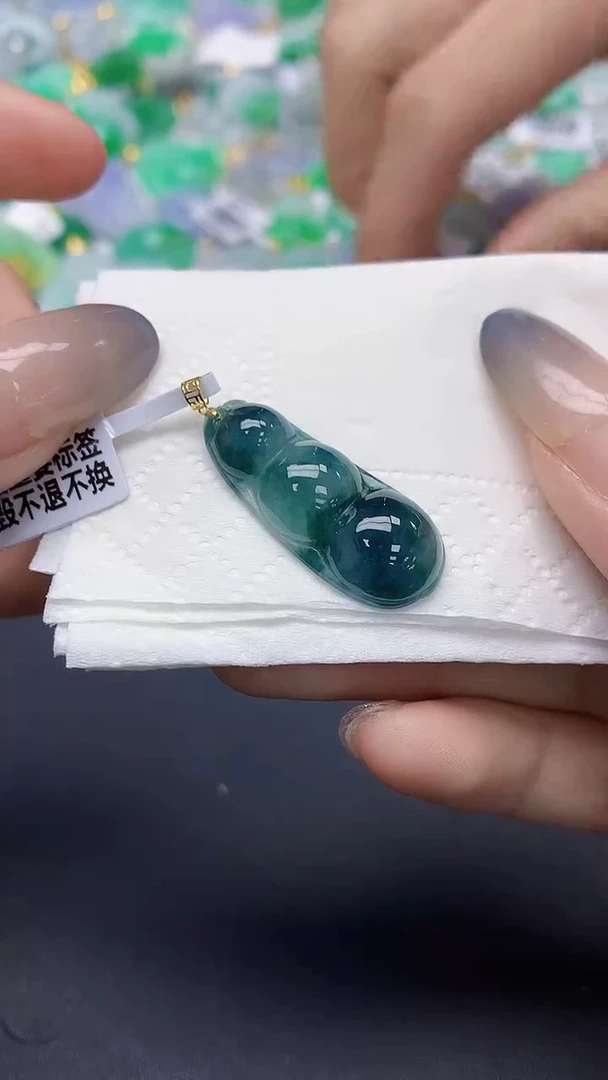 翡翠未镶嵌颈饰天然缅甸a货翡翠