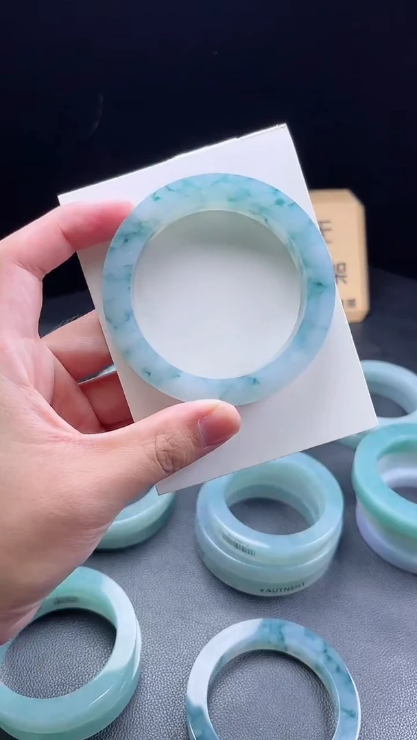 未镶嵌手镯定制翡翠清**闲定制