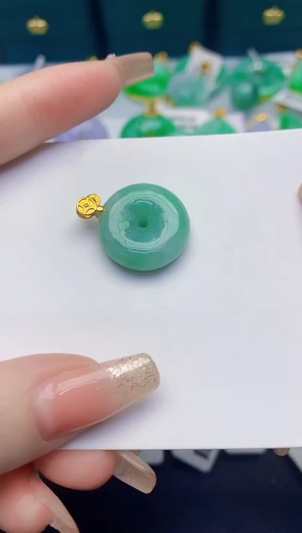 颈饰未镶嵌翡翠缅甸天然翡翠A货