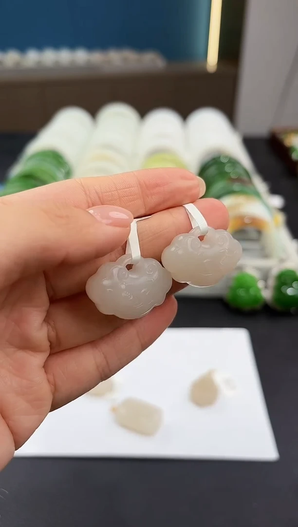 颈饰未镶嵌和田玉藕粉平安锁多样性拍一发一