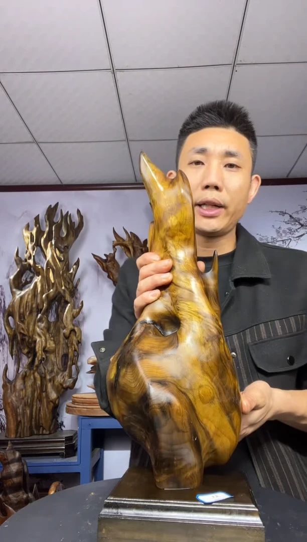 金丝楠木雕款爱***睛金丝楠木工艺品摆件