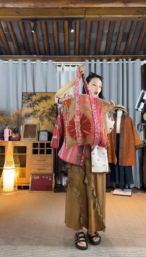 设计师款彩色羊毛绣包包
