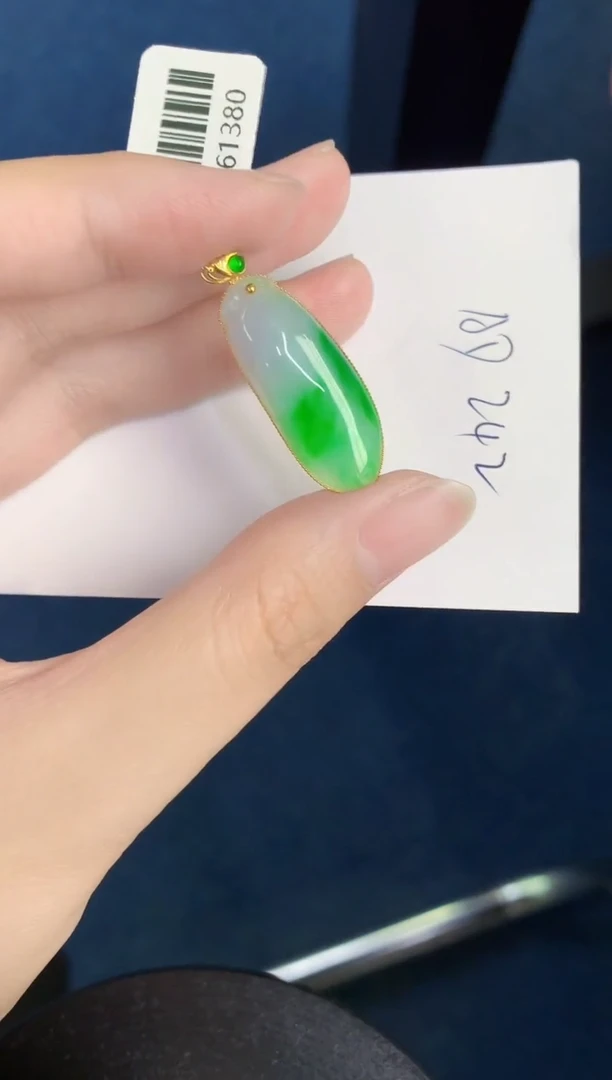 翡翠18K金镶嵌颈饰天然翡翠緬甸A貨