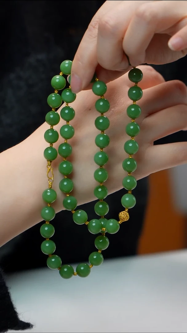 和田玉（碧玉）18K金镶嵌项链18k碧玉粉绿项链 多样性发其一