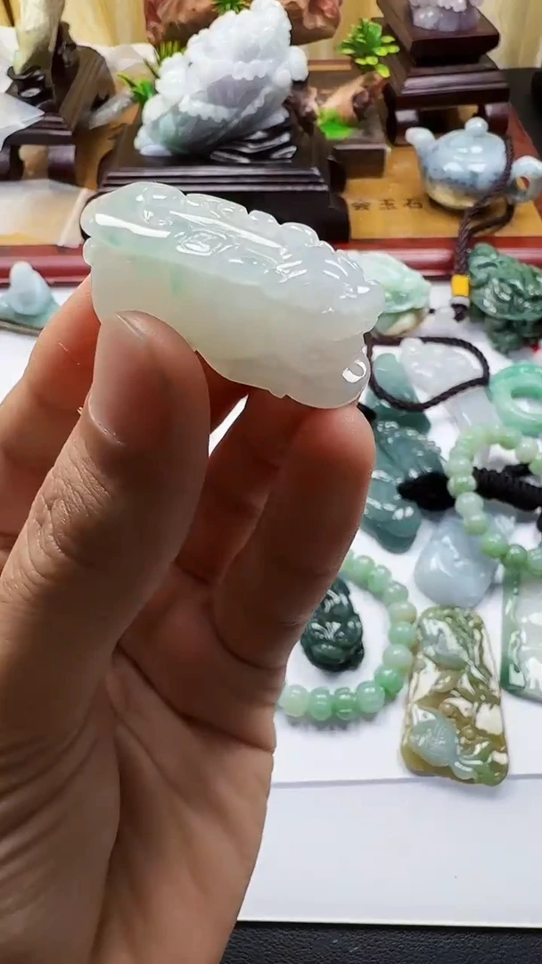 吊坠(不含链)未镶嵌翡翠1