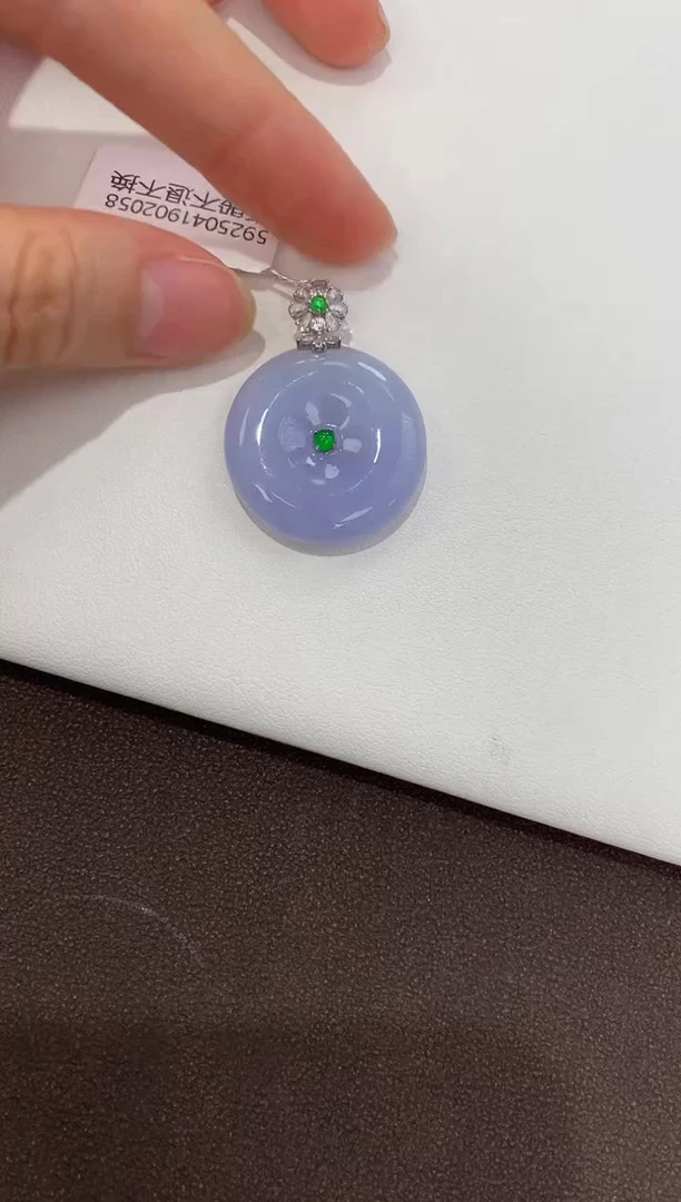 翡翠18K金镶嵌颈饰天然缅甸a货翡翠