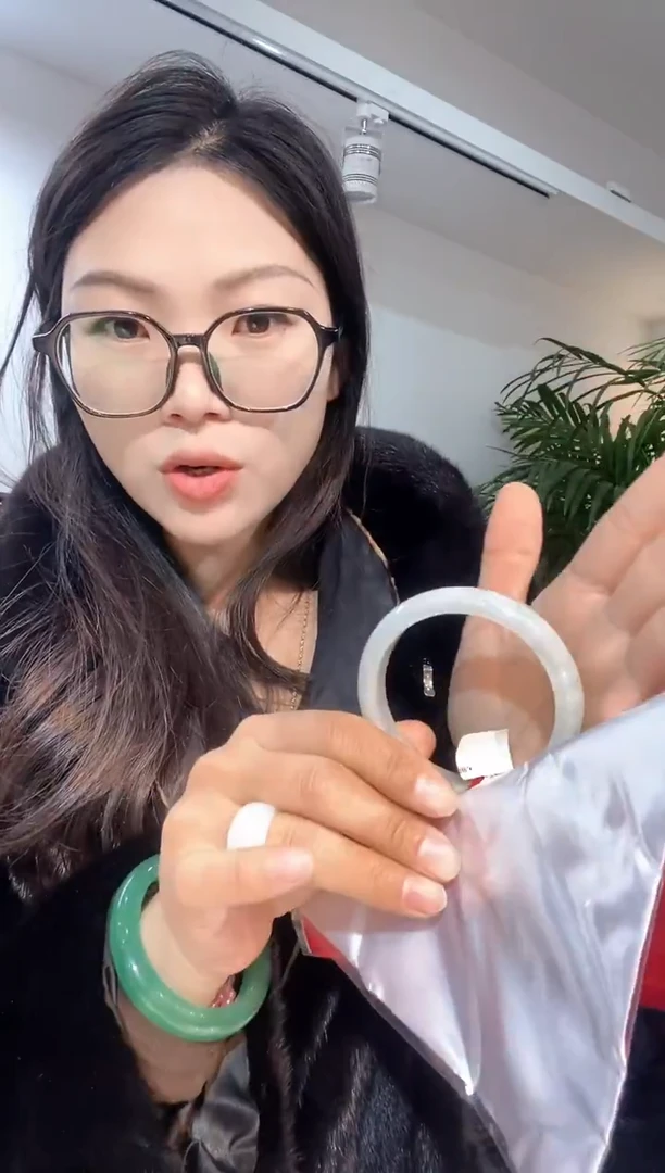 未镶嵌手镯翡翠翡翠手镯