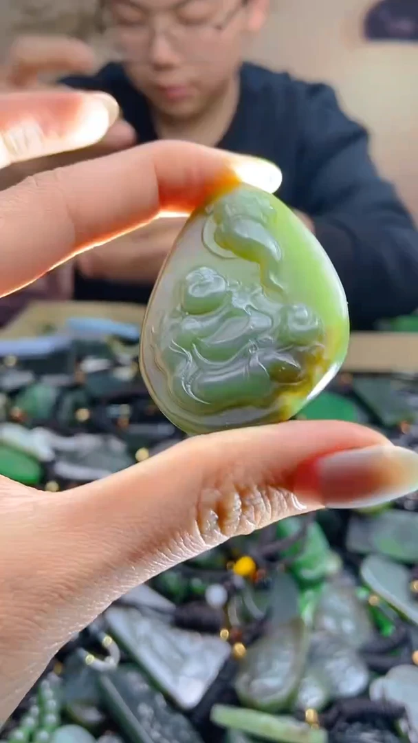 颈饰未镶嵌和田玉1